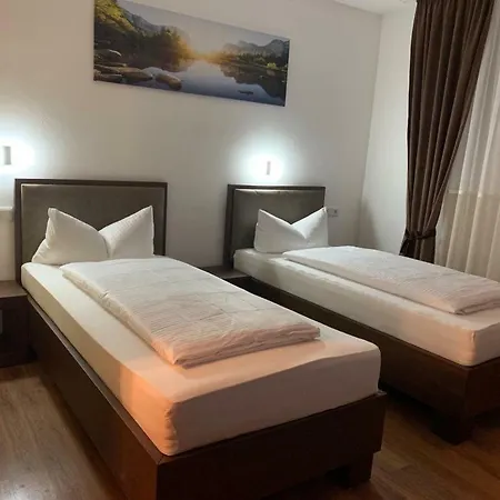 Leona Bed & Breakfast