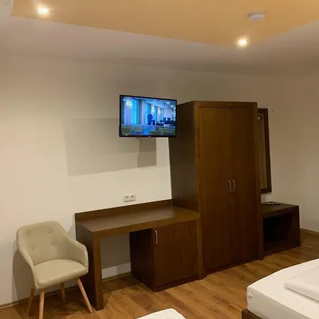 Hotel Leona