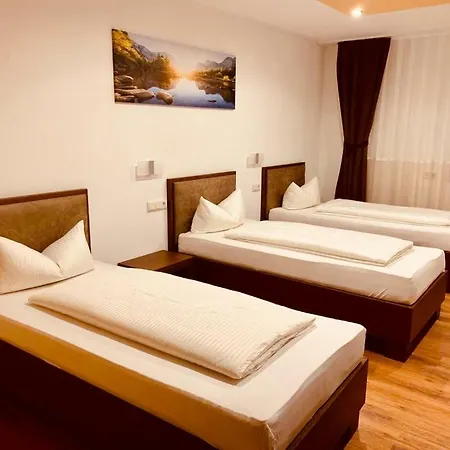Hotel Leona